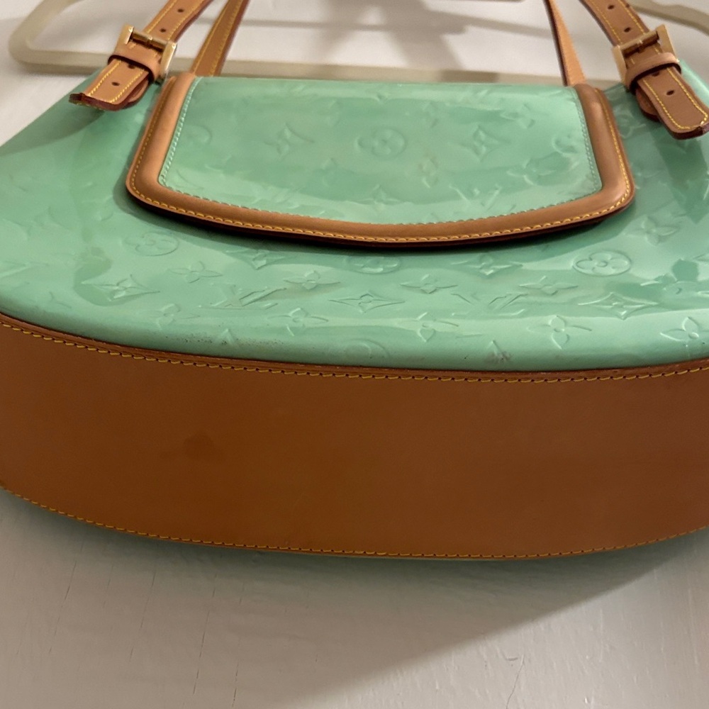 Authentic 1998 Louis Vuitton Vernis Biscayne Bay Bag in Peppermint - Picture 6 of 16